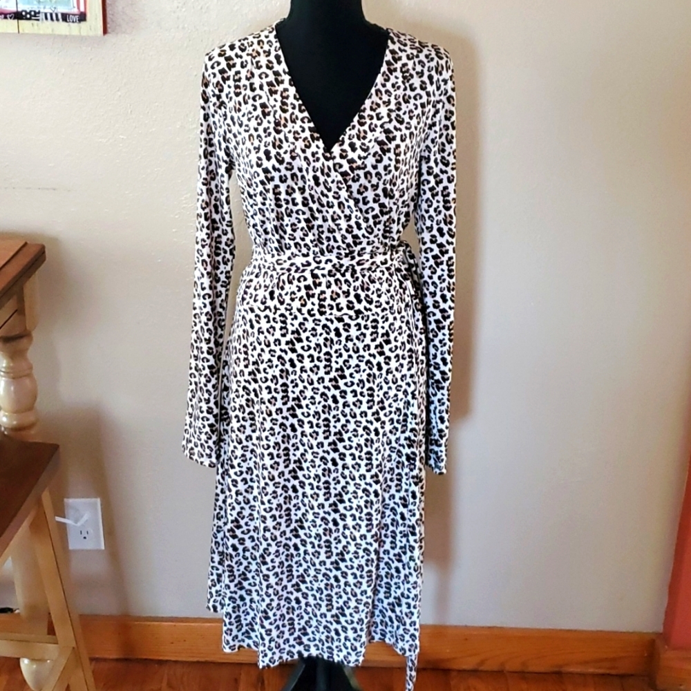 Banana Republic Leopard print long-sleeve wrap dress MT